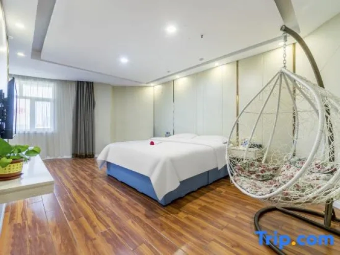 Business Quadruple Suite