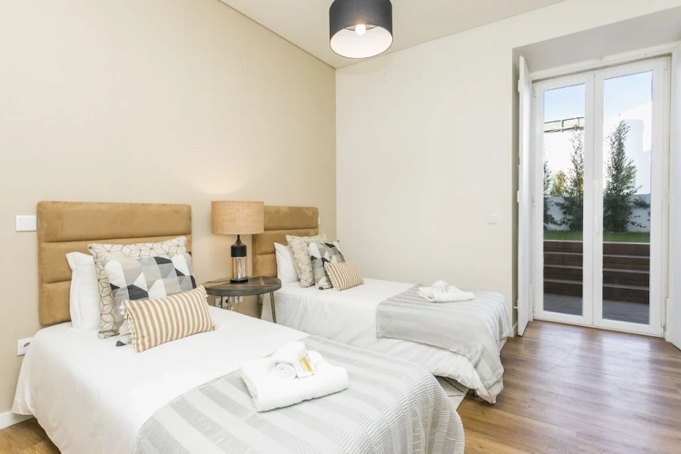 2 Bedrooms Apartment