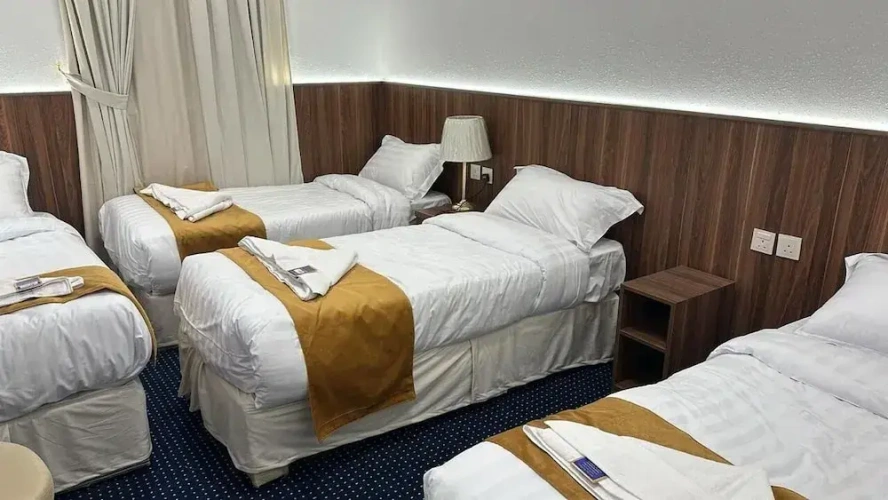 Standard Quadruple room with city view