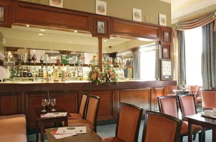 Drummond Arms Hotel
