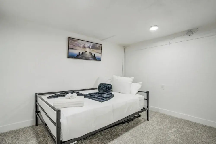 1318 E Pikes Peak