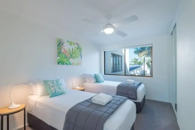 2 Bedrooms Superior room with partial view