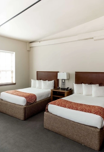 Classic Quadruple room