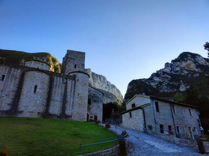 Il Bivacco Frasassi climbing house