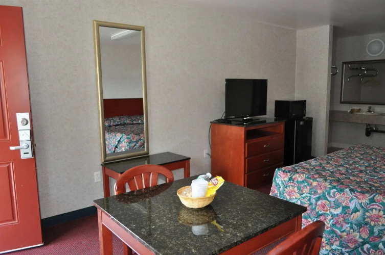 Atrium Inn