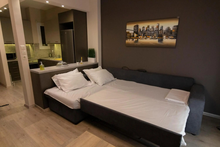 Luxury apartment 10’ from the center!