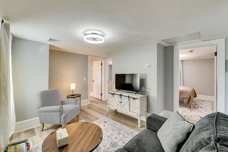 3 Bedrooms Apartment
