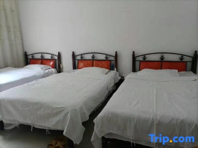 Economy Triple room