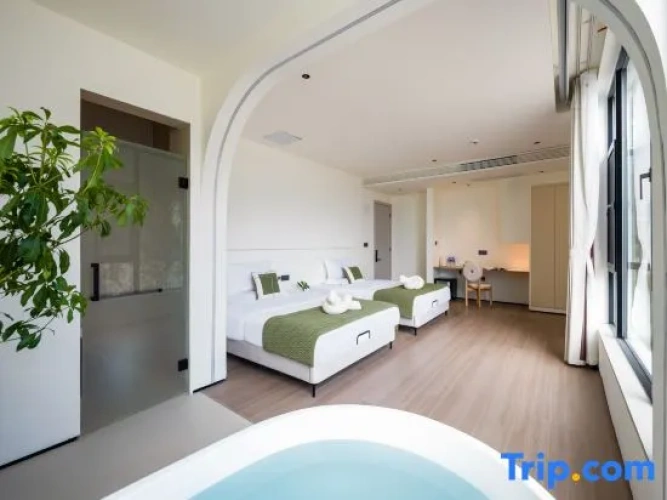 Standard Twin room with sea view