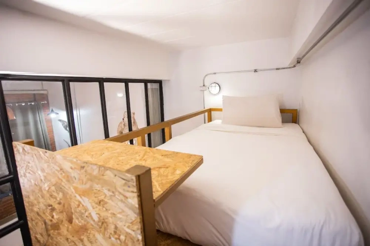1 Bedroom Standard Quadruple Family room with balcony