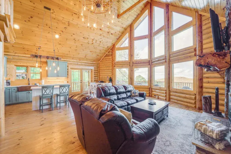 Stunning Cabin w/ Fire Pit in Banner Elk!