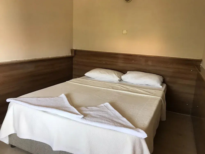 Dolphin Yunus Hotel