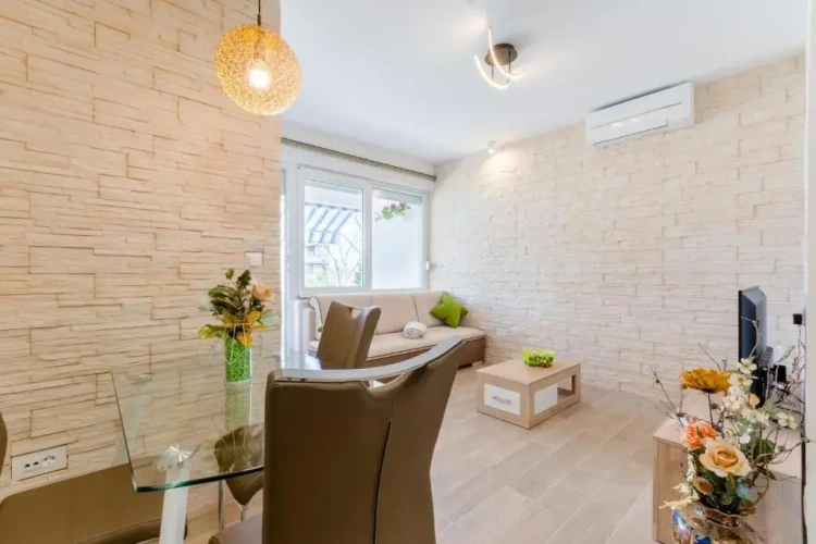 1 Bedroom Apartment with balcony
