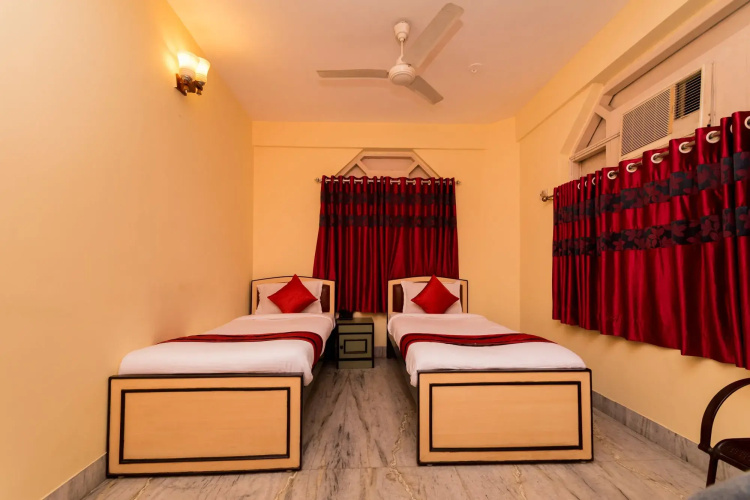 Alipore Guest House
