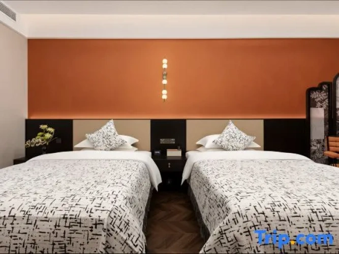 Standard Twin room with balcony