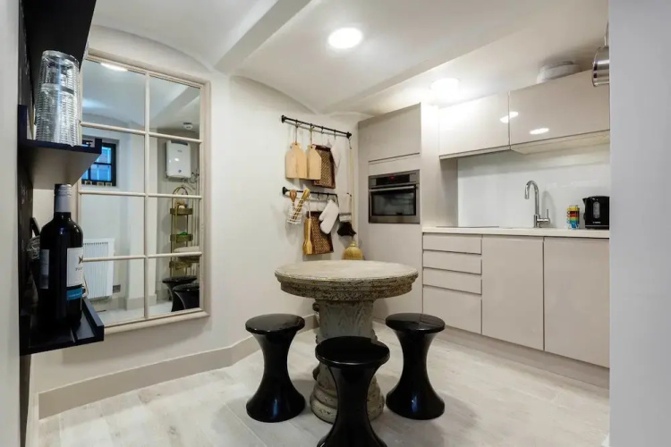 Sloane Gardens Studio