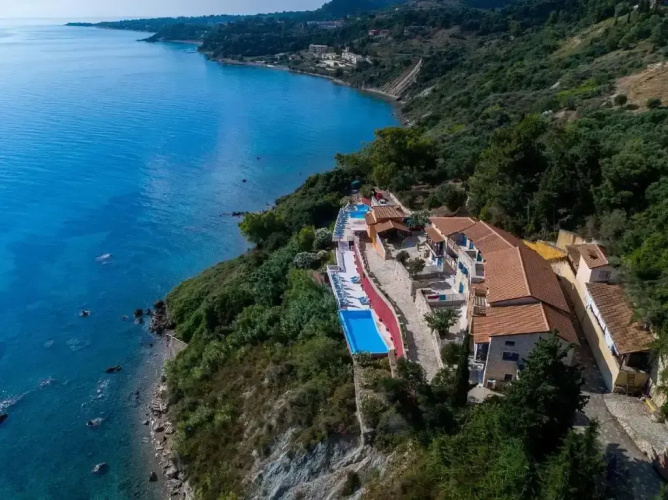 Pelagos Beach Hotel