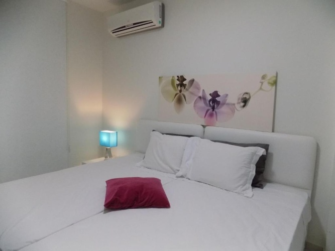 2b Boutique Seafront Apartment Olympic Beach