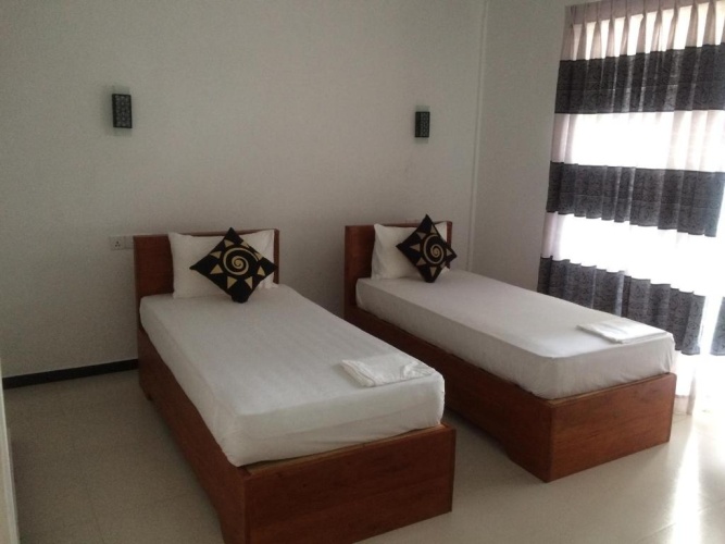 Standard Twin room with pool view