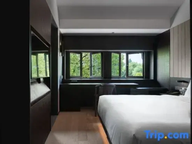 Twin Suite with lake view