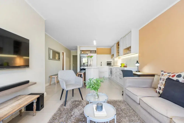 Mayfair Luxury 212
