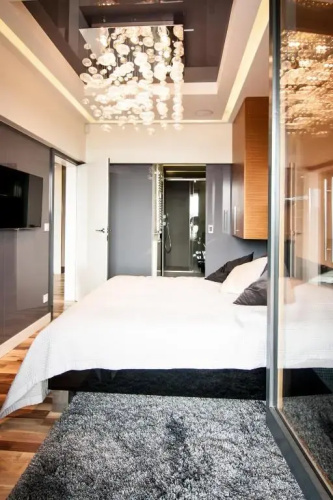 Top floor luxury apartment