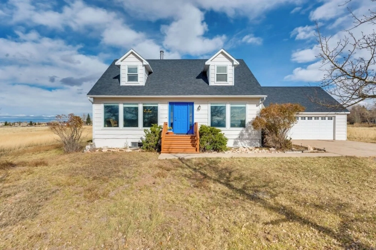 4 Bedrooms Cottage