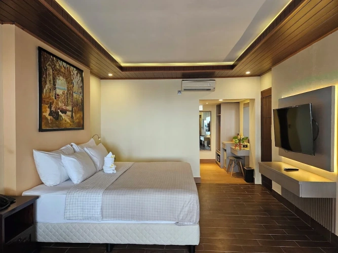 Deluxe room with balcony and beachfront