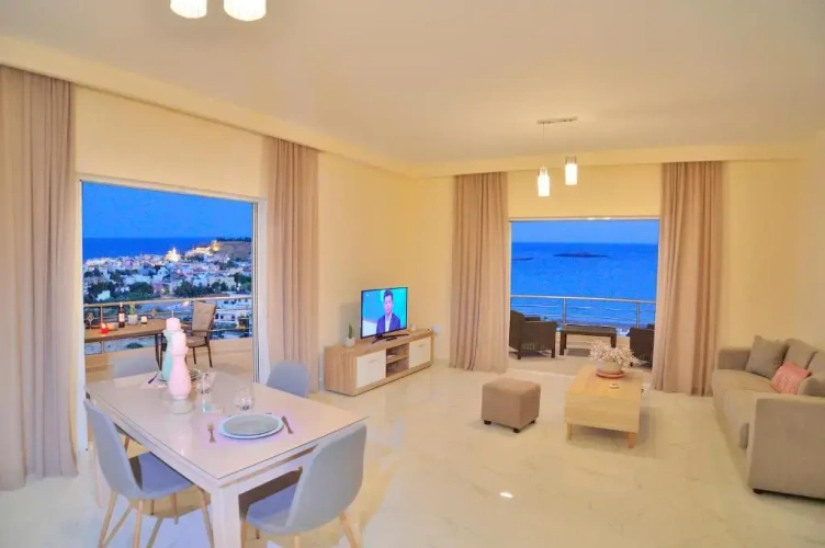 2 Bedrooms Apartment