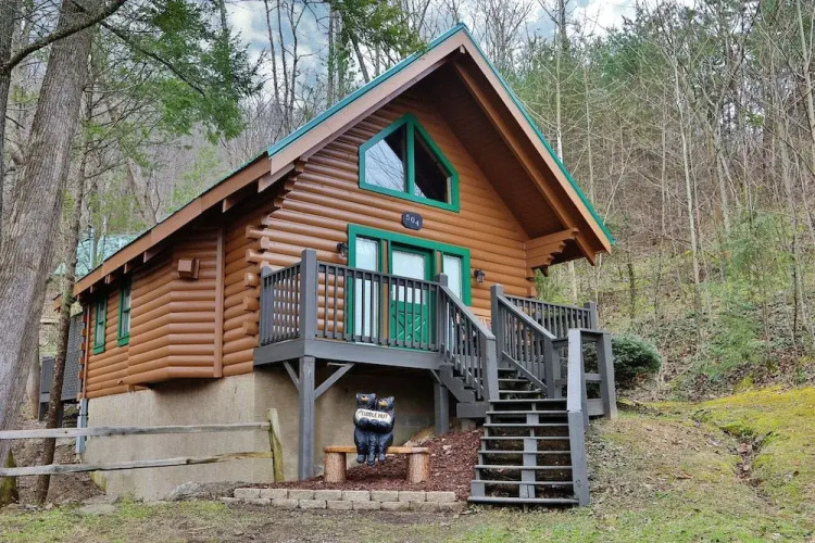 The Cuddle Hut Cabin