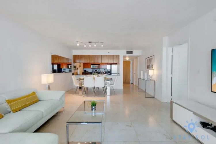 1 BR Apartment - Ocean and City Views