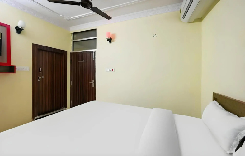 Pop 89428 Oyo Flagship Moon Light Hotel