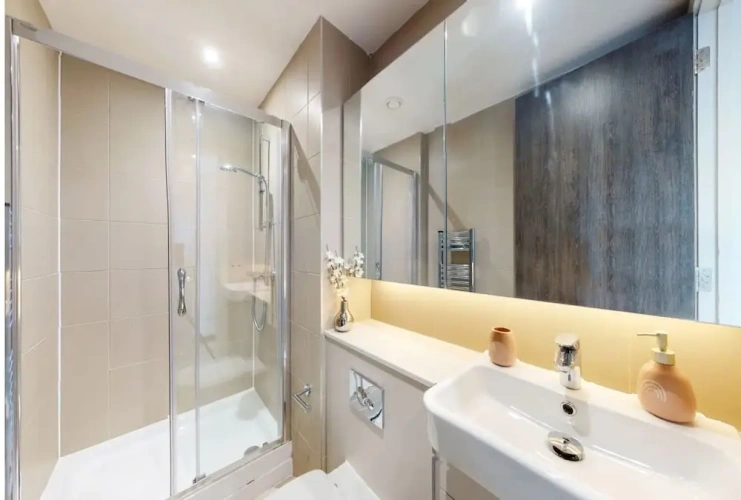 2 Bedrooms Apartment