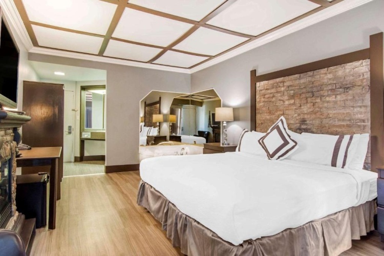 Deluxe Double Suite