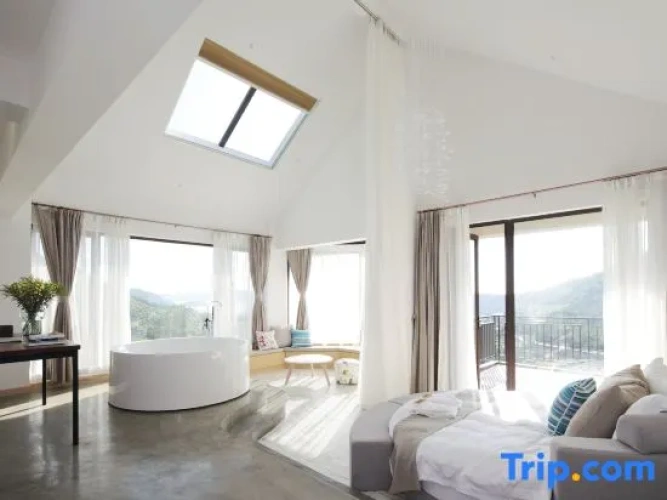 Double Suite with balcony and with sea view