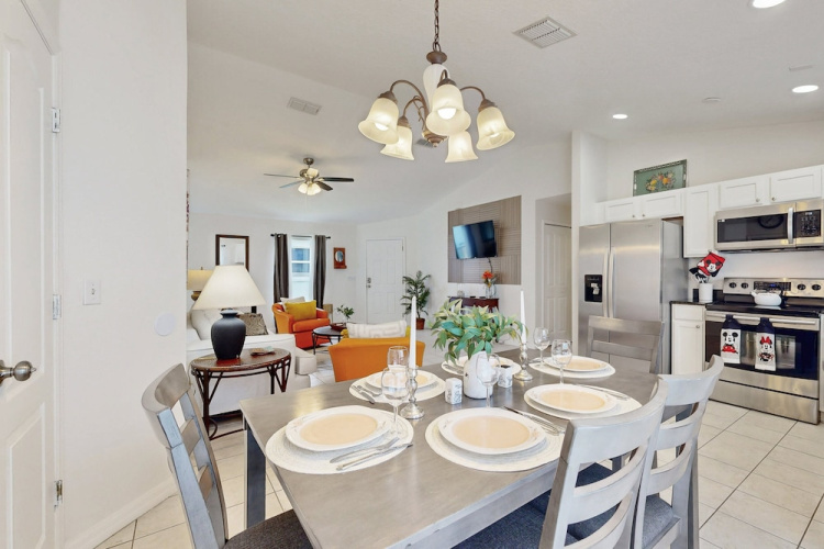 Dog-friendly, Private Pool , Central AC, Full Kitchen, Wifi, Snow-bird Friendly