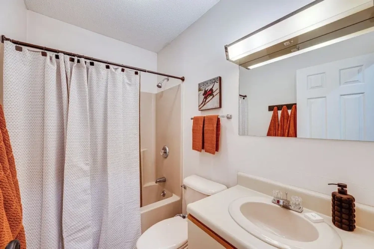3 Bedrooms Apartment