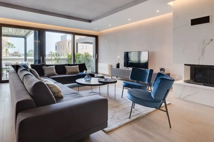 3 Bedrooms Luxury Apartment with partial sea view
