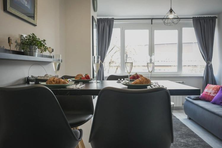 Drop (in) Apartment