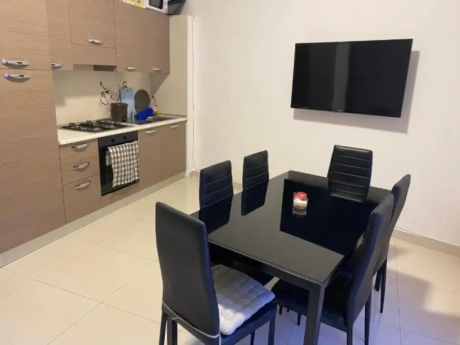 2 Bedrooms Apartment