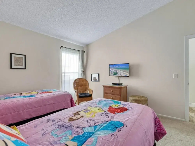 Spacious With Private Pool and Game Room 520