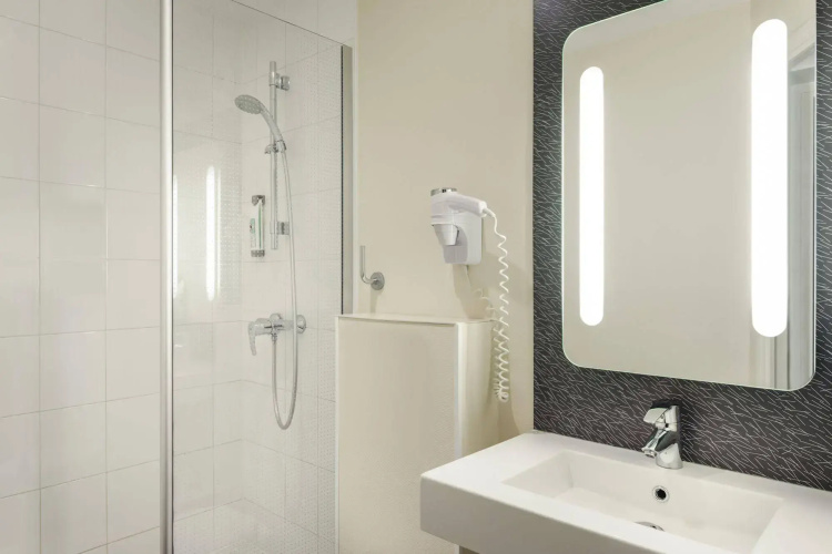 ibis Geneve Centre Lac