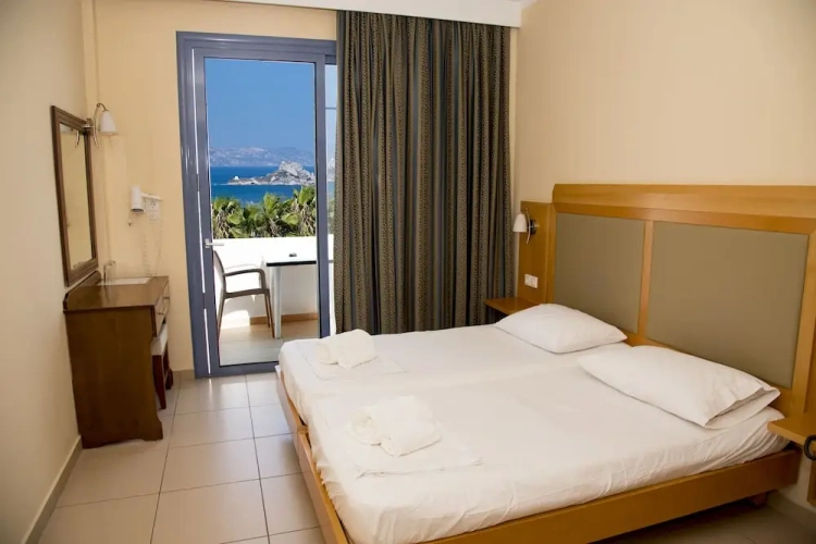 Standard Twin room with balcony