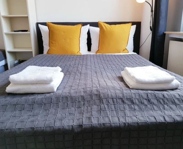 Classic Triple room with city view