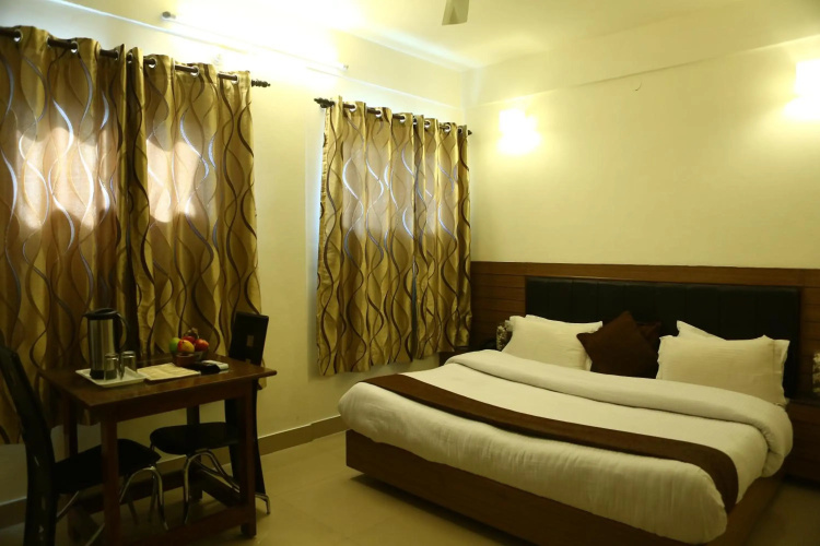 OYO Rooms Mussoorie Library