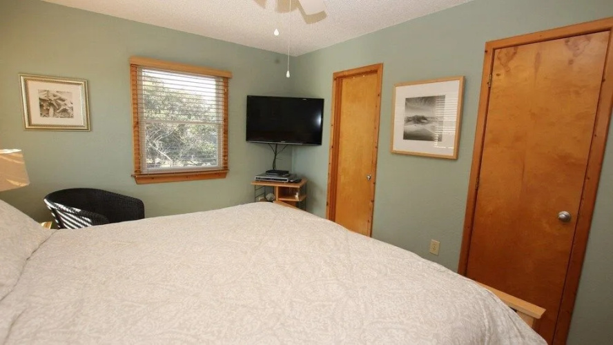 Crab's Day Off - 5 Br Home
