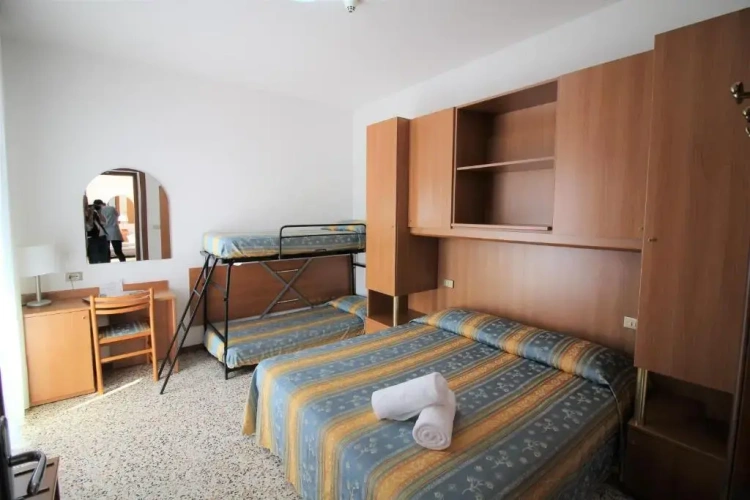 Standard Quadruple room