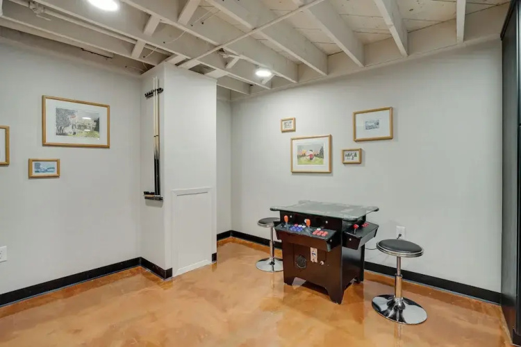 Pet-friendly Minneapolis Home ~ 8 Mi to Downtown!