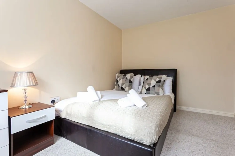 3 Bedrooms Cottage