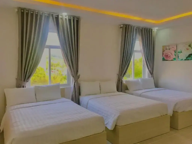 Standard Triple room